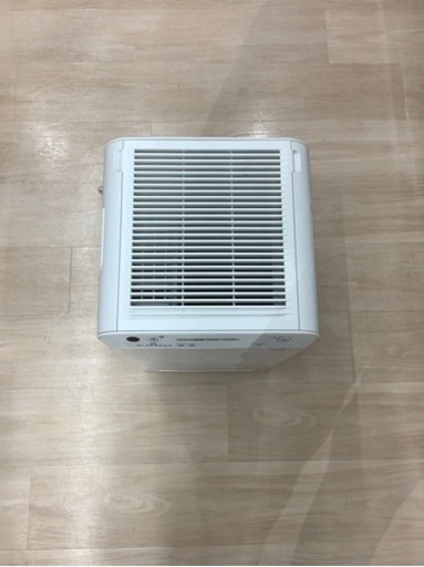 DAIKIN のストリーマ空気清浄機です