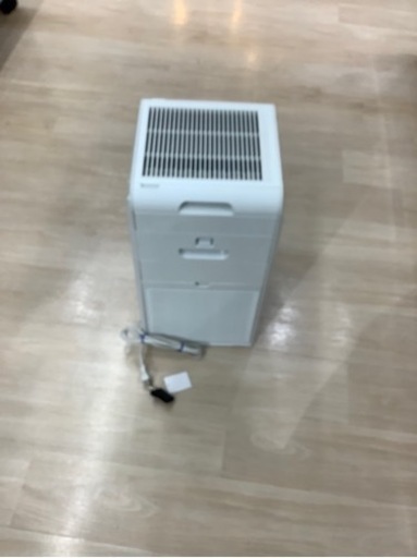 DAIKIN のストリーマ空気清浄機です