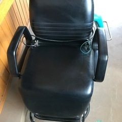 黒のシャンプー台の椅子