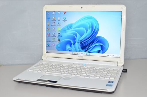 中古良品ノートパソコン Windows11+office 新品爆速SSD256GB 富士通 AH56/C core i5-2520M/メモリ4GB/15.6インチ/無線/カメラ/ブルーレイ