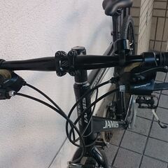 人気のブラックカラー【JAMIS クロスバイク・シマノ外装24段変速】