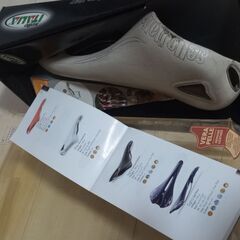 セライタリア Flite Kit Carbonio サドル 化粧箱 説明書