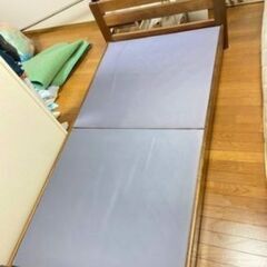 シングルサイズのベッド