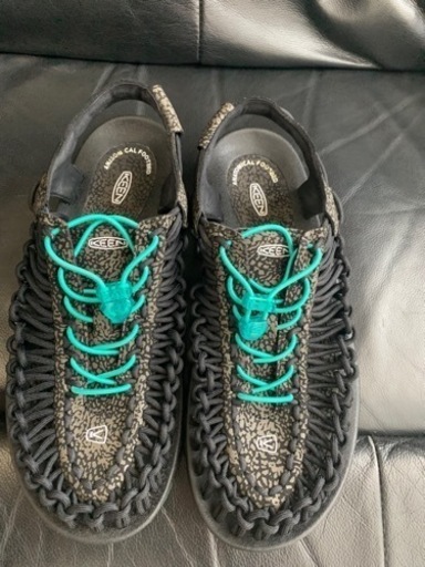 お値下げ中‼️✨ほぼ未使用✨ KEEN ユニーク Atmos ブラック×グリーン