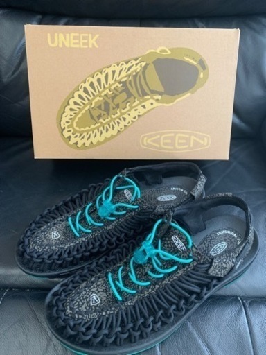 お値下げ中‼️✨ほぼ未使用✨ KEEN ユニーク Atmos ブラック×グリーン サンダル