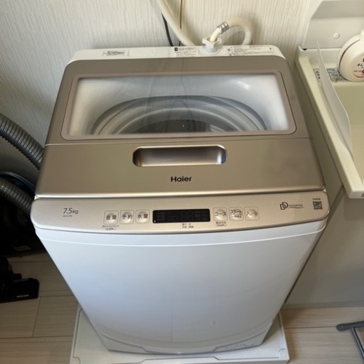 ハイアールの全自動洗濯機です。