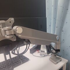 【 あんしん決済、今週末まで値下げ】ディスプレイアーム+28-inch 4Kモニター あんしん決済、今週末まで値下げ】ディスプレイアーム+28-inch 4Kモニター