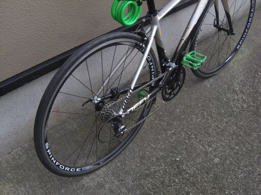 Giant Defy カーボンフレーム　リムブレーキモデル　サイズxs GIANT DEFYがモデルチェンジ！！ギミックに頼らずデザインを洗練