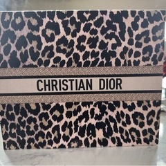 Dior箱