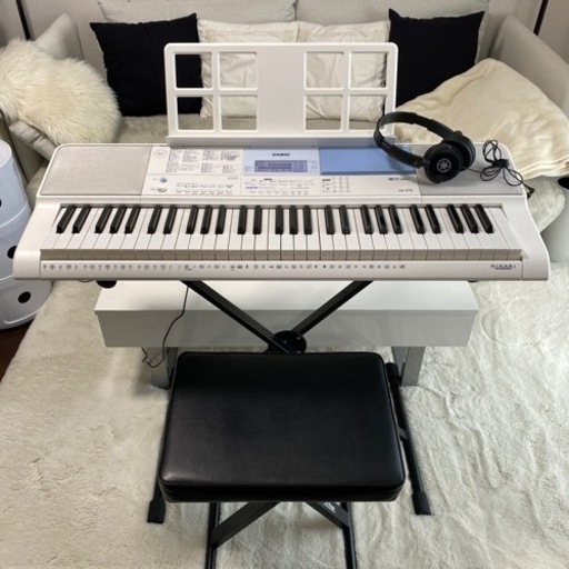 CASIO 光ナビゲーションキーボード LK-515（電子ピアノ）、椅子、スタンド、ヘッドホン