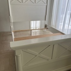 ベッド枠🌺中古　アメリカフルサイズ　ダブルに近いサイズ