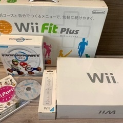 美品Wii本体　リモコン2台　マリオカートハンドル全セット　