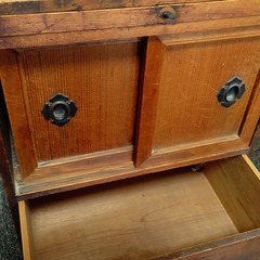 アンティーク・木製の戸棚
