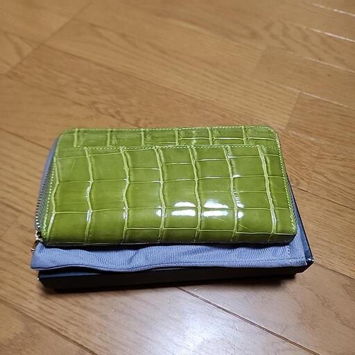 クロコダイルの新品長財布