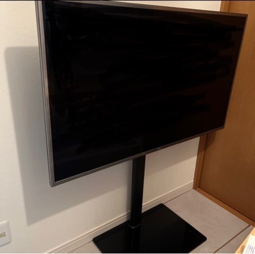 LG 49V型 液晶テレビ 49UH6500 2017年製造、テレビスタンド付き