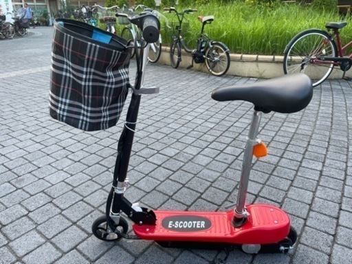 折りたたみ電動スクーター