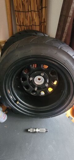 Ruckus/Zoomer/ ズーマー  12x7 wheel with a GY6 Hub and axle. GY6 ハブとアクスルを備えた 12x7 ホイール。