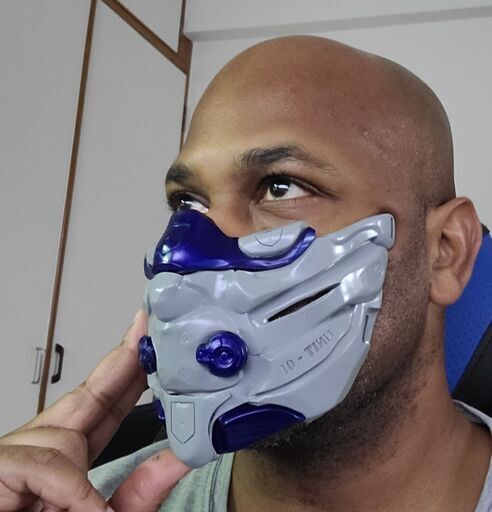 3D printed cyborg cyberpunk mask V1. 3D プリントされたサイボーグ サイバーパンク マスク V1。