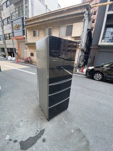 ‍♀️☘️大阪市内配達設置無料‍♀️オシャレガラスストップ冷蔵庫400L 自動製氷機付き保証有り