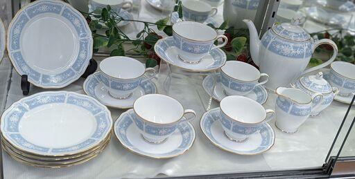 ☆ジモティー割引有り☆Noritake レースウッドゴールド ティーセット　ag-gf080