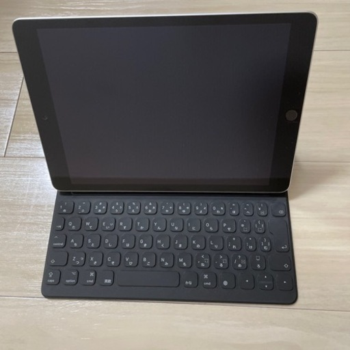 iPad(9世代)　Wi-Fiモデル　64GB / Smart　Keyboard