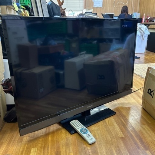 東芝　TOSHIBA 40インチ　液晶カラーテレビ