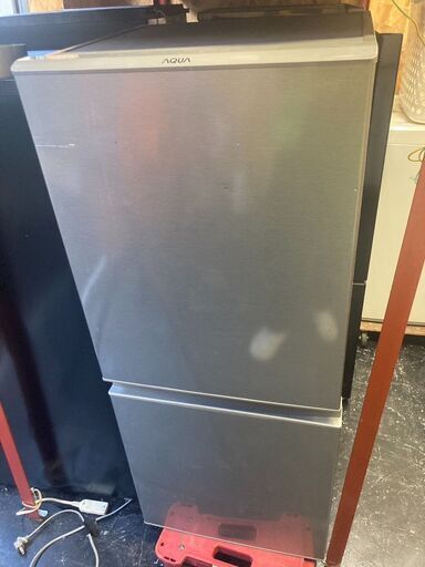 ☆中古￥9,800！【会員価格￥9,800】AQUA　126㍑2ドア冷蔵庫　家電　2018年製　AQR-13G(S)型　幅48㎝ｘ奥行56㎝ｘ高さ116㎝　【BH107】
