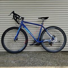 【新品】 アルミフレーム ディスクブレーキ ロードバイク 21速 700x25c 新品】 アルミフレーム ディスクブレーキ ロードバイク 21速 700x25c