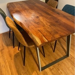 おしゃれなダイニングテーブル⭐︎