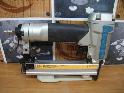 makita マキタ AT1025A エアタッカ 中古品 【ハンズクラフト宜野湾店】
