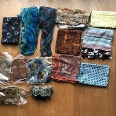 色々なスカーフのセット