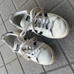 【値下げしました】adidasスニーカー