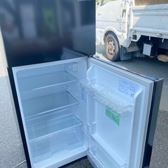 福岡市内配送無料　2022年　Hisense ハイセンス 冷蔵庫 HR-B12J1B 小型 幅47.5cm 120L ブラック 2ドア 右開き 静音