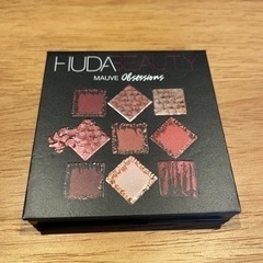 HUDA BEAUTY アイシャドウ