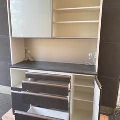 ※ 受付終了　大幅値下げ❗️香川県内配送無料❗️高級松田家具　食器棚(キッチンボード)  新品同様　2022年製　レグノ1400