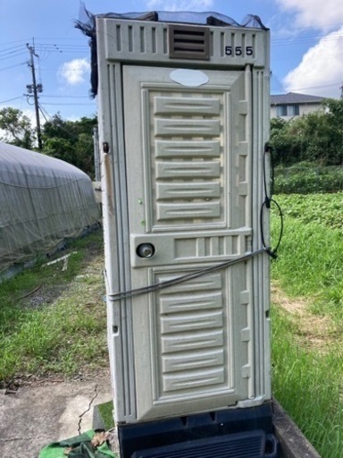仮設トイレ