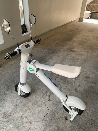 コンパクト電動バイク + ヘルメット