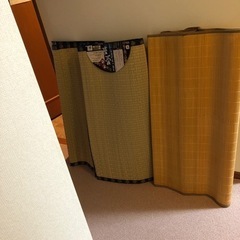 畳の生地（イグサ）カーペット２つと竹の寝ござ１つ