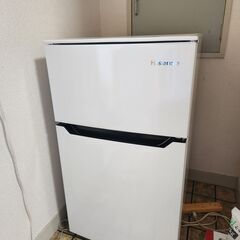 Hisense (ハイセンス）冷蔵庫 93L (1歳4ヶ月の冷蔵庫)