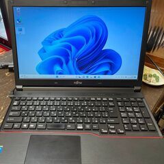 FUJITSU　LIFEBOOK　A574　Core i3 40...