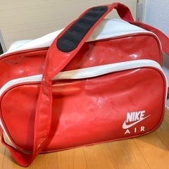 NIKE エナメルバッグ