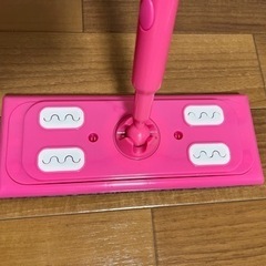 【即日ok】ほぼ新品！クイックルワイパー用　掃除　棒めっちゃ伸びる の画像