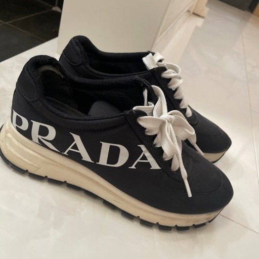 PRADA スニーカー