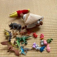 【無料!】恐竜フィギュア&ぬいぐるみ、消しゴム玩具
