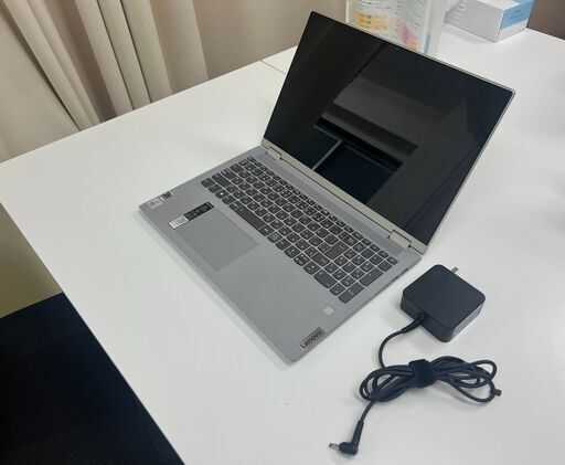Core i7搭載！中古美品 Lenovo 15.6インチ、SSD ノートPC