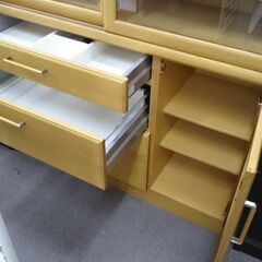 (2023.9.17お買い上げありがとうございます）カリモク　2面ワイド食器棚　　１１５ｃｍ幅　キッチン家具　上下分割可　　木目　ソフトクローザー　高く買取るゾウ八幡東店