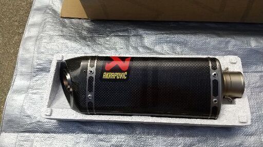 ニダボアクラポビッチフルエキマフラー Akrapovic カーボンファイバー