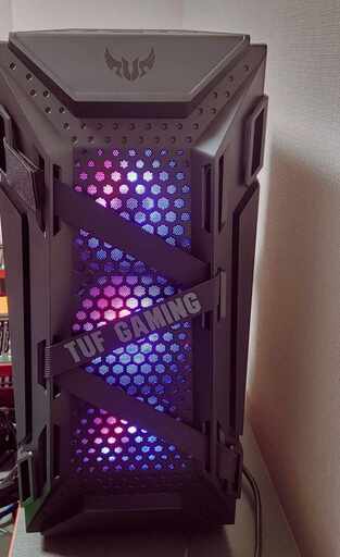 カスタムビルドのゲーム用コンピューター