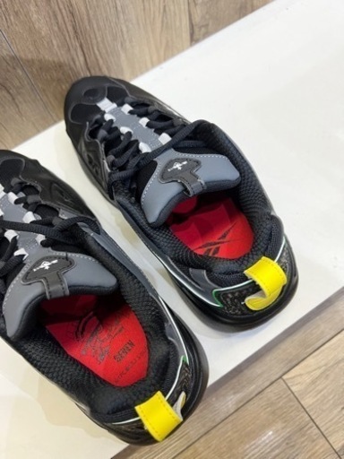 ULTRAMAN×Reebok ELECTRO 3D LT