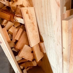 DIY   🏕️薪　🔥焚火　🪵キャンプ　好きな方へ大きめな木材切り端